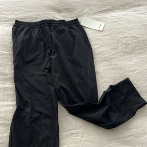 Lululemon tapered pant, Small, black luxtreme